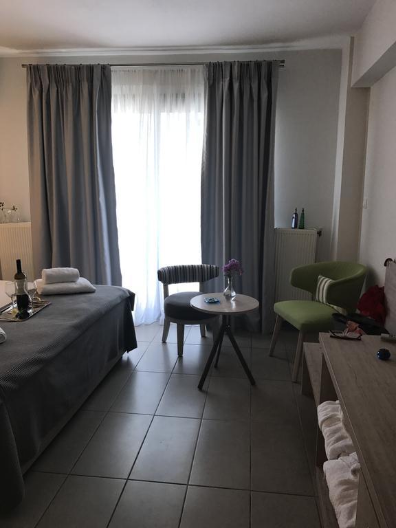 Lion Apartment Port Thessaloniki Buitenkant foto