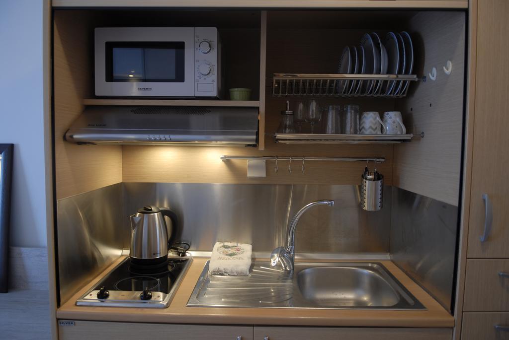 Lion Apartment Port Thessaloniki Buitenkant foto