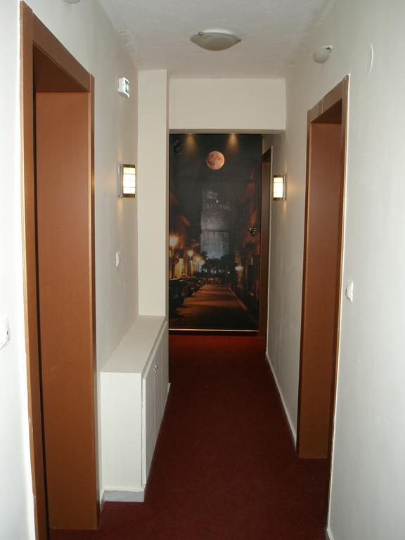 Lion Apartment Port Thessaloniki Buitenkant foto